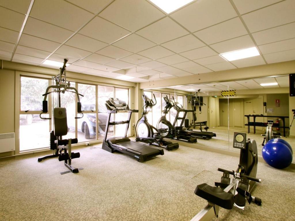 Vr Takapuna Auckland Exterior photo A typical gym