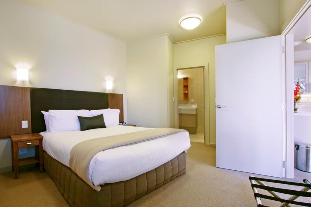 Vr Takapuna Auckland Exterior photo A typical bedroom at the hotel
